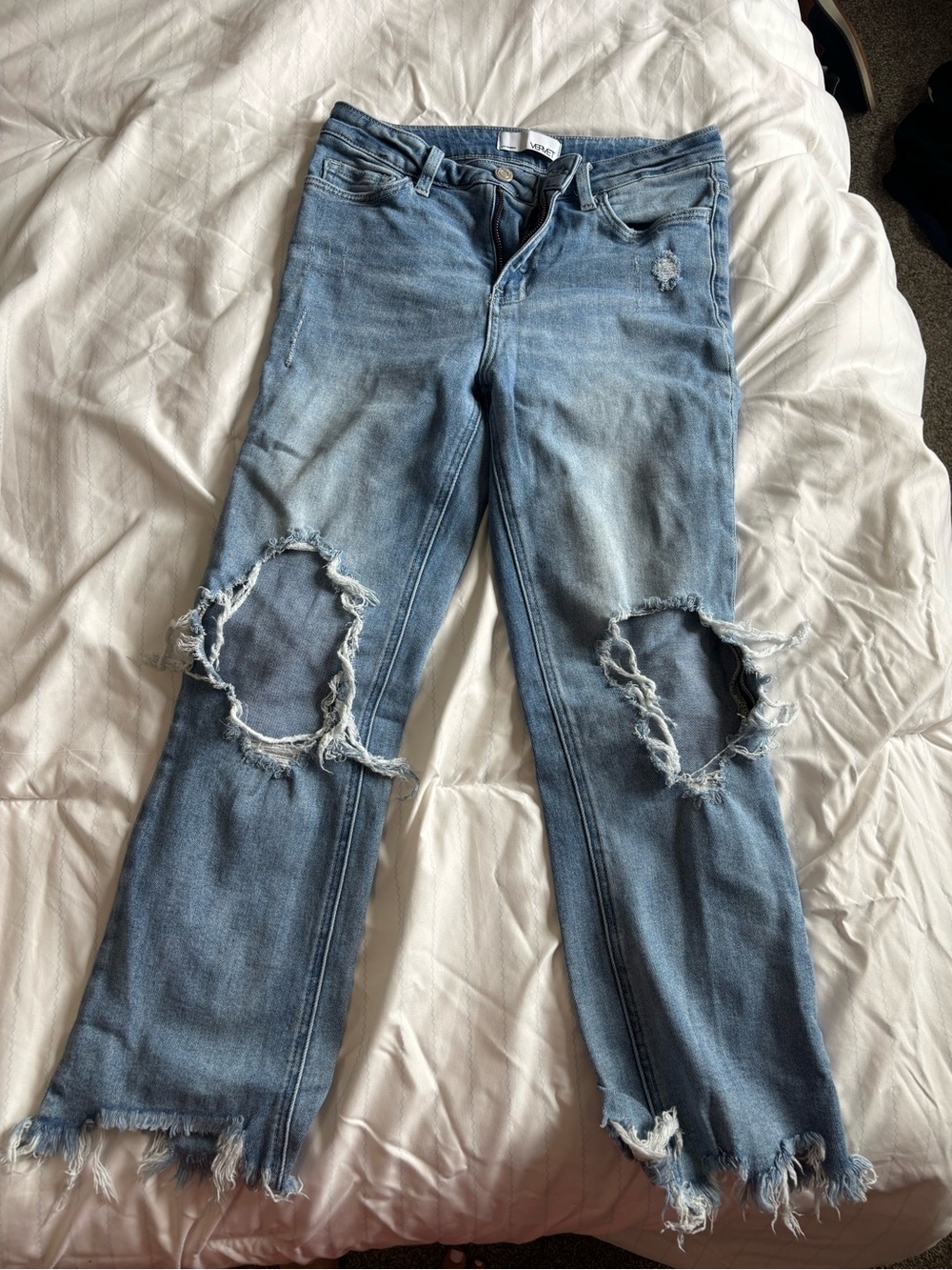 Distressed Vervet Women’s Jeans